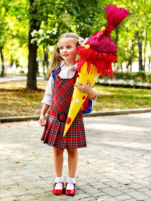 Thay vì mướt mồ hôi ngồi hàng giờ khai giảng dưới nắng, đây là cách học sinh các nước chào đón năm học mới-7