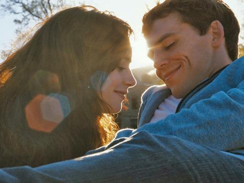 Đáng tiếc nhất là khi nhìn lại, nhận ra mình đã bỏ lỡ cơ hội để được yêu thương