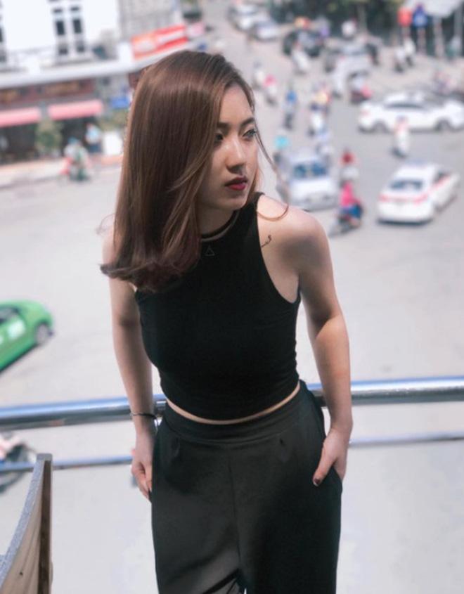 Chân dung cô giáo xinh đẹp hot nhất mạng xã hội trong lễ khai giảng-7