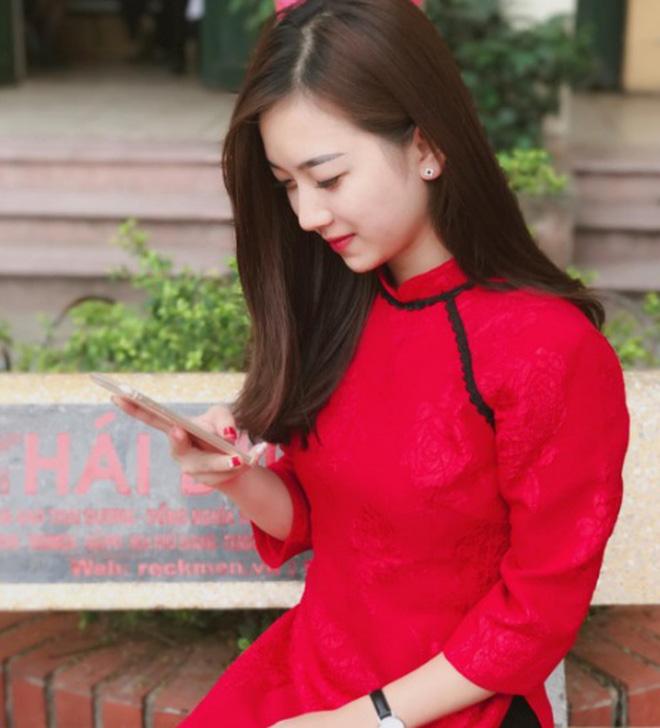 Chân dung cô giáo xinh đẹp hot nhất mạng xã hội trong lễ khai giảng-8