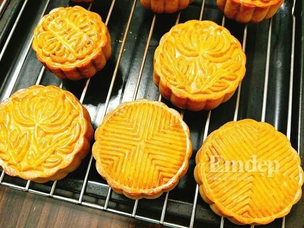 Để làm thành công món bánh nướng trung thu nhân đậu xanh, cần nắm vững những lưu ý dưới đây-11