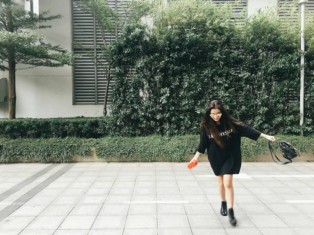 Tin sao Việt 5/9: Ngã bổ chửng giữa cổng đài truyền hình, Á hậu Tú Anh lo mình ế chồng vì tính hậu đậu-5