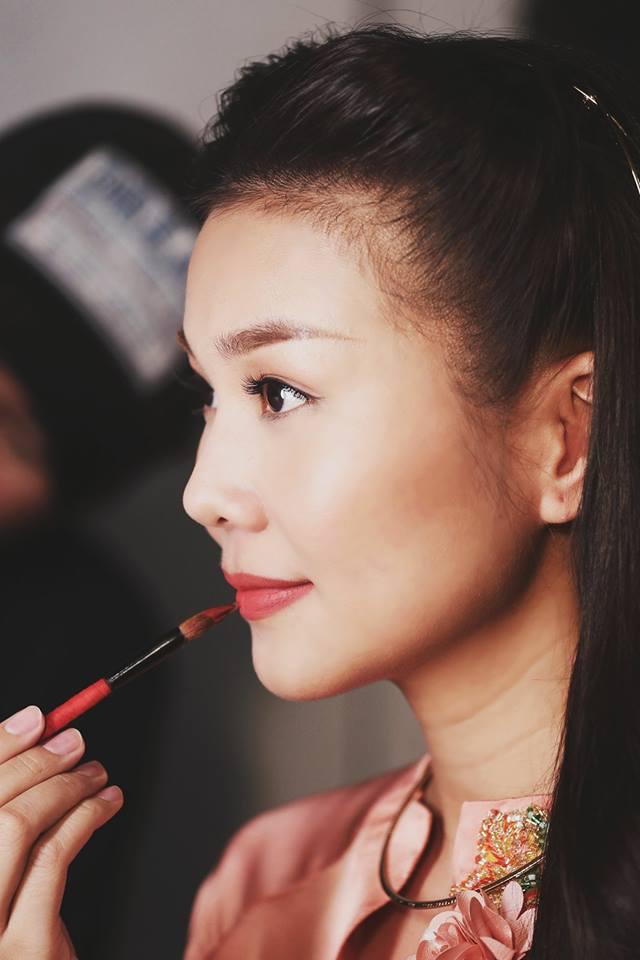 Tin sao Việt 5/9: Ngã bổ chửng giữa cổng đài truyền hình, Á hậu Tú Anh lo mình ế chồng vì tính hậu đậu-2