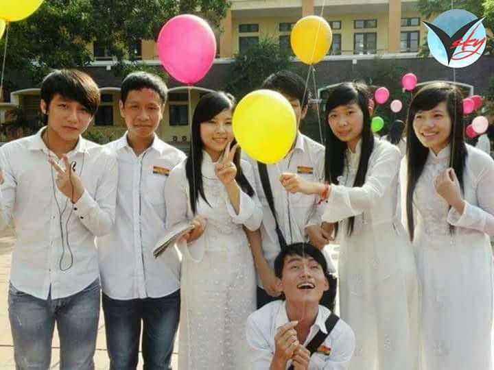 Lộ ảnh Sơn Tùng M-TP thời học sinh mập ú đi dự khai giảng, giật mình soi kỹ chiều cao thật của sếp-2