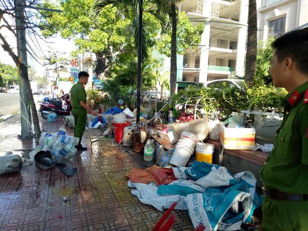 Nổ bình khí bơm bóng bay bán cho học sinh ngày khai giảng-1