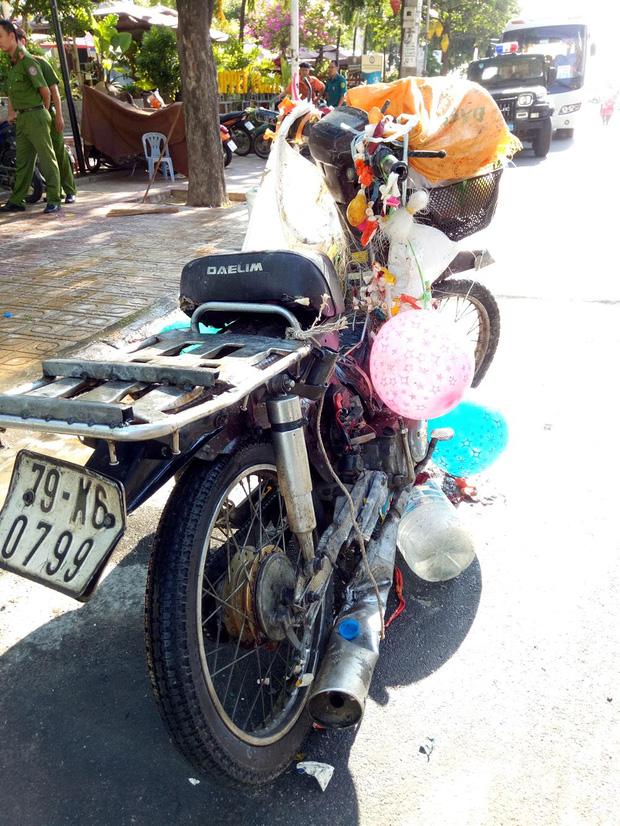 Nổ bình khí bơm bóng bay bán cho học sinh ngày khai giảng-3