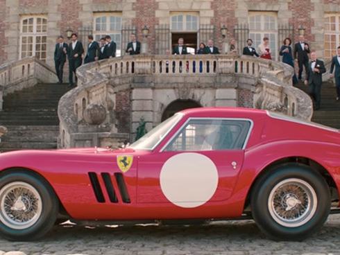 Thanh toán bằng cách đứng cười trước camera-1