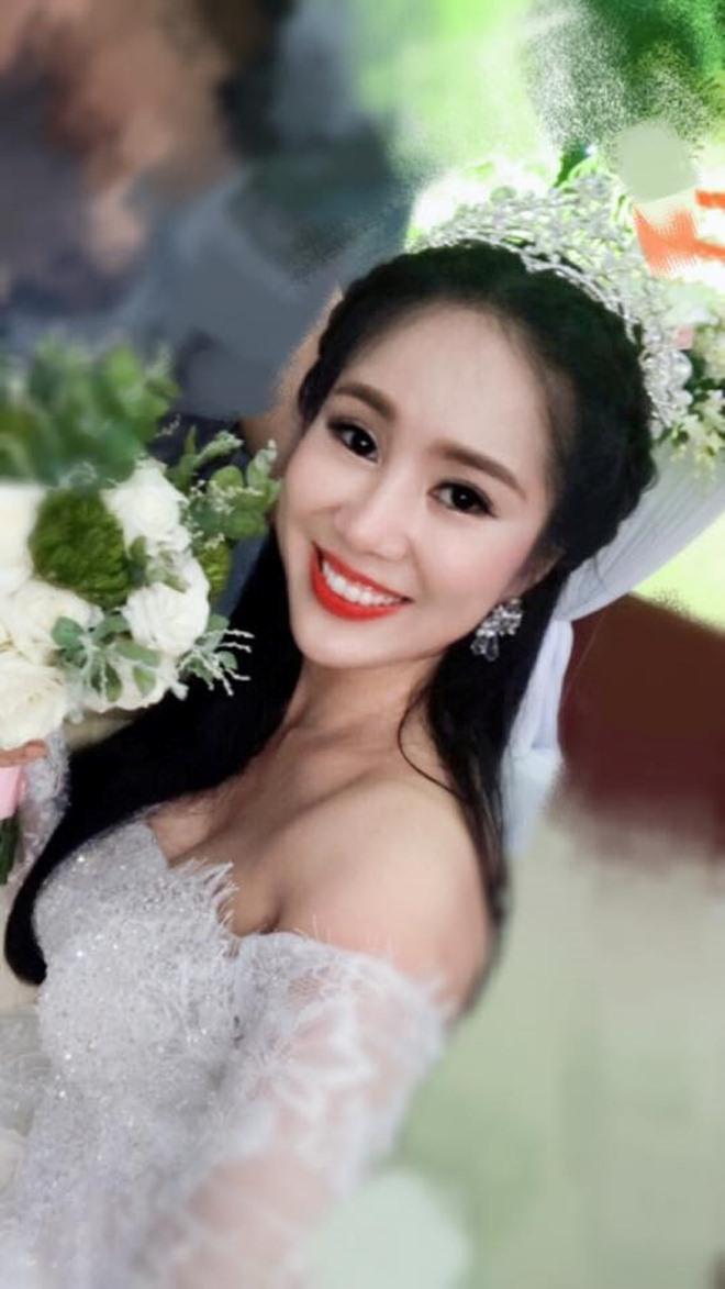 Fan giật mình nhận ra vợ mới kém 10 tuổi của Vân Quang Long quá giống Lê Phương-5