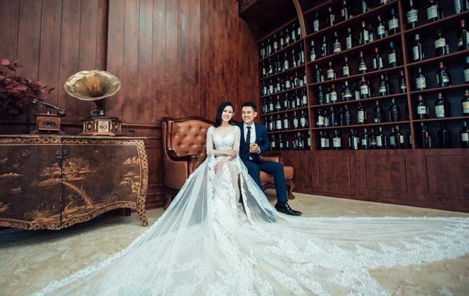 Fan giật mình nhận ra vợ mới kém 10 tuổi của Vân Quang Long quá giống Lê Phương-11