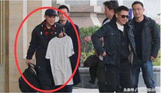 Trợ lý thân cận được trả lương cao ngất ngưởng của Lý Liên Kiệt-1