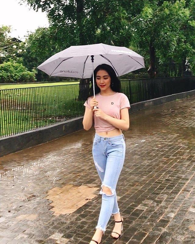 Chi Pu - Hoàng Ku cùng nhau đứng top 1 mặc đẹp nhất street style tuần này-6