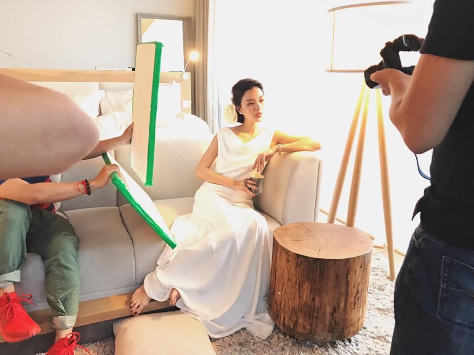 Hot girl - hot boy Việt 6/9: BB Trần bất ngờ khoe vòng 1 đẫy đà, quyến rũ-13