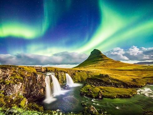 10 lâu đài cổ xa hoa và huyền ảo nhất trên thế giới-11