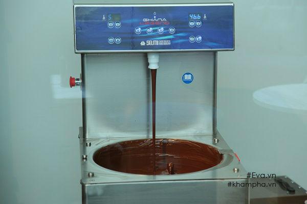 Mục sở thị quy trình sản xuất sô cô la được mệnh danh ngon nhất thế giới tại Hà Nội-12