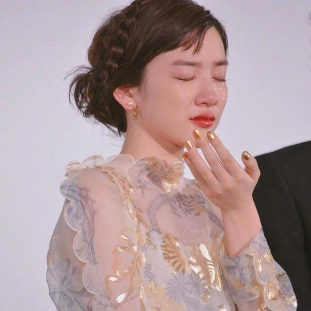 Chỉ vì khóc quá đẹp, nữ diễn viên 18 tuổi Nhật Bản nổi tiếng sau 1 đêm-4
