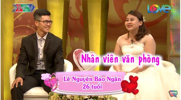 Có ai lại mang hoa có chữ ‘Vu Lan báo hiếu’ tặng người yêu như anh chàng này không?-2