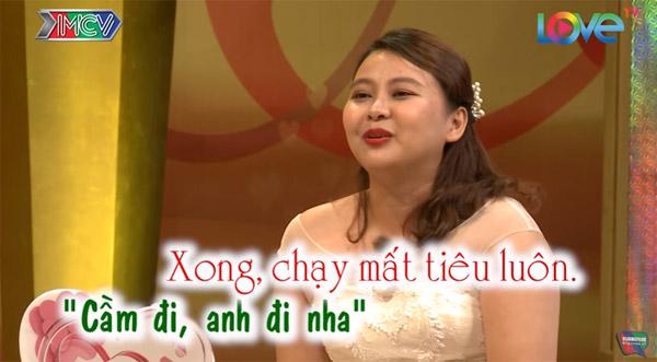 Có ai lại mang hoa có chữ ‘Vu Lan báo hiếu’ tặng người yêu như anh chàng này không?-8