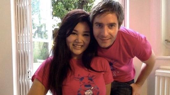 Tiểu thư nhà giàu chấp nhận bán hàng đường phố, theo tiếng gọi tình yêu-2