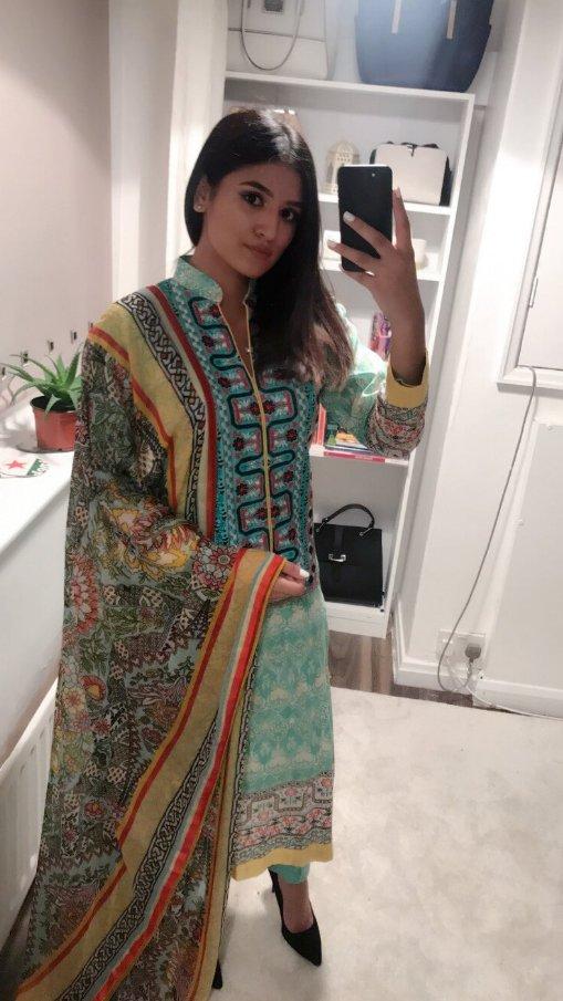 Hình ảnh mới sau khi tái tạo da của nữ sinh viên Anh bị tạt axit gây bất ngờ-3