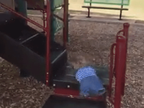 Cậu bé da bọc xương thoi thóp chờ chết gây chấn động thế giới 1 năm trước giờ ra sao?-6