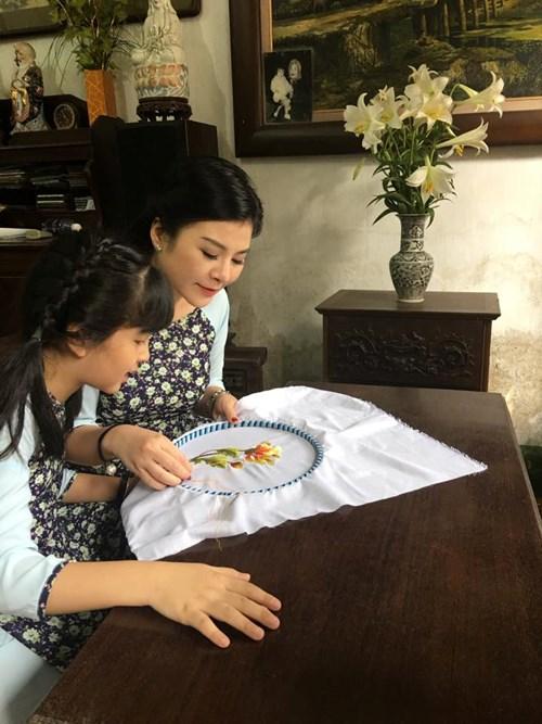 Dàn diễn viên chính Những ngọn nến trong đêm sau 15 năm giờ ra sao?-10