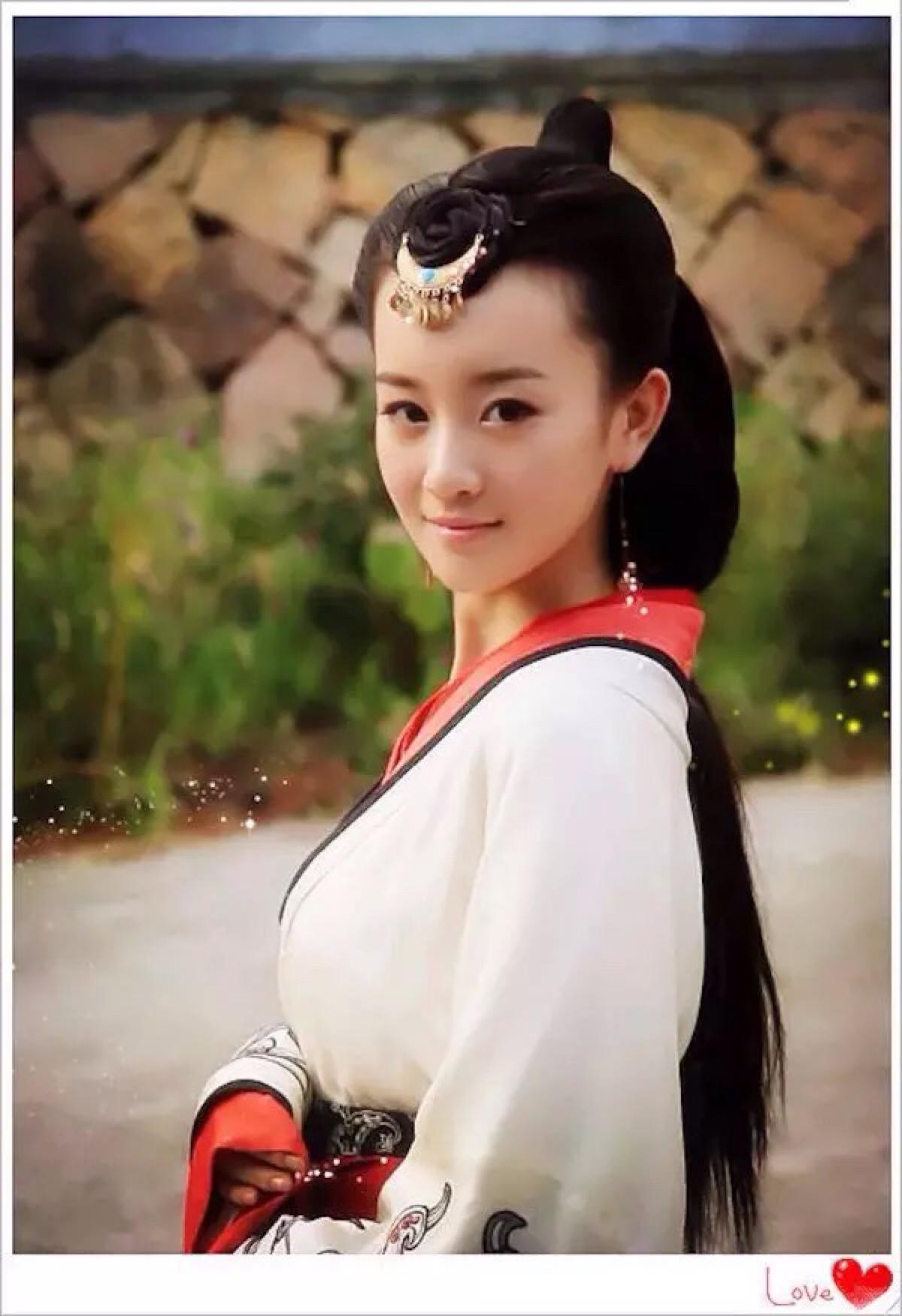 Tiếc nuối nhan sắc thủa mới vào nghề của mỹ nhân Hoa ngữ khi chưa động dao kéo-1