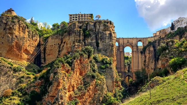 Đổ xô check-in những cây cầu kỳ lạ, siêu ngoạn mục-2