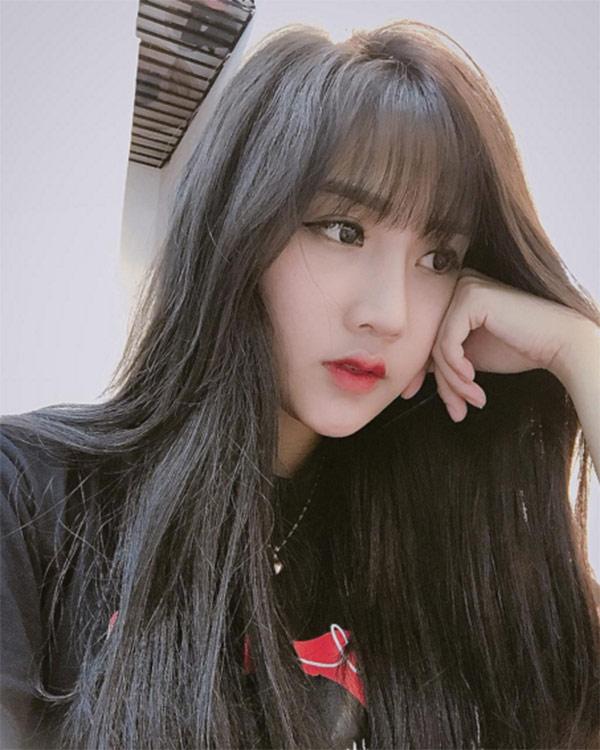 Nữ sinh đẹp không góc chết thế này bảo sao các anh chàng muốn trồng cây si ở Đại học Nội vụ-1