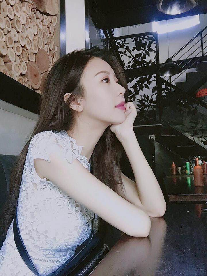 Hot girl - hot boy Việt 7/9: Minh Châu chìm đắm khi cover Em gái mưa của Hương Tràm-6