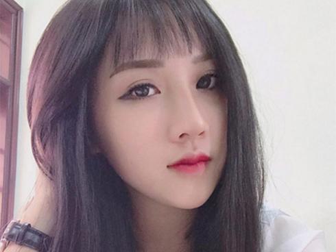 Nữ sinh đẹp không góc chết thế này bảo sao các anh chàng muốn 'trồng cây si' ở Đại học Nội vụ