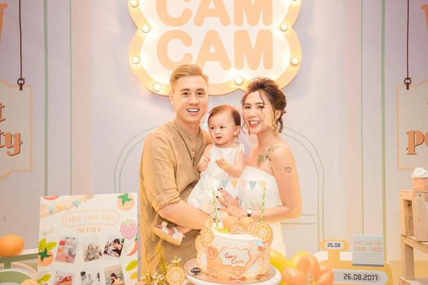 Những cặp bố mẹ bỉm sữa hot nhất mạng xã hội được vạn giới trẻ yêu mến-2