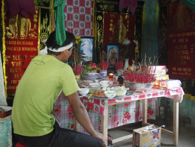 Người thân nói gì vụ mẹ mang bầu ôm 2 con nhảy sông tự tử?-1