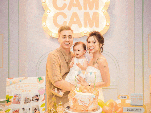 Những cặp 'bố mẹ bỉm sữa' hot nhất mạng xã hội được vạn giới trẻ yêu mến