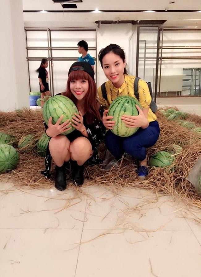 Chỉ là làm từ thiện thôi, sao Việt cũng bị ném đá không thương tiếc-8