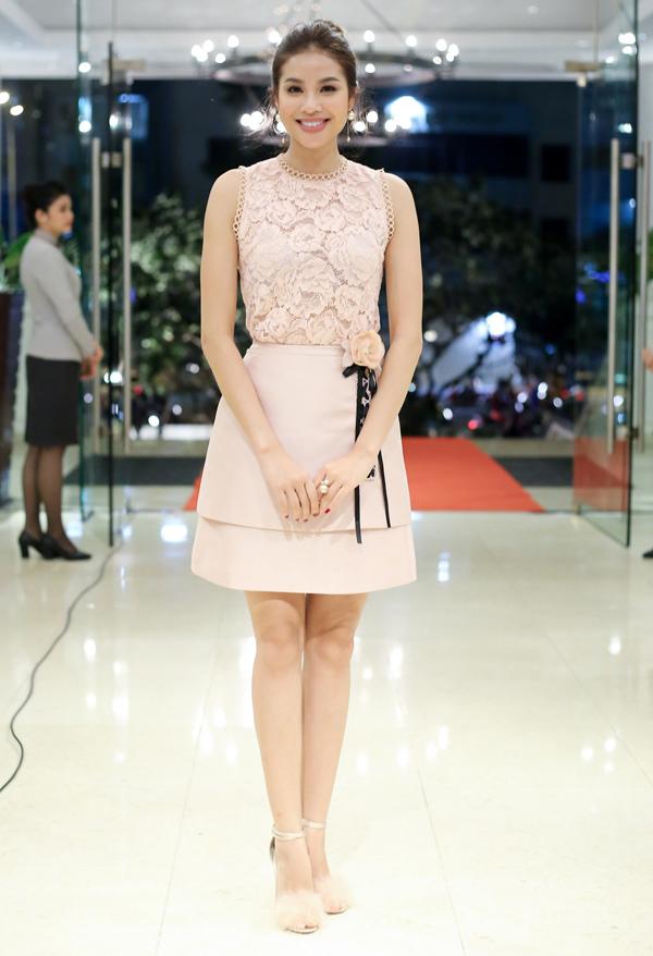 Tú Hảo tỏa sáng cùng kim cương tiền tỷ, đứng top mặc đẹp thảm đỏ thời trang tuần này-10