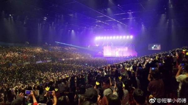 Vượt cả Taylor Swift và Lady Gaga, G-Dragon lập kỷ lục với concert tại Hong Kong-2