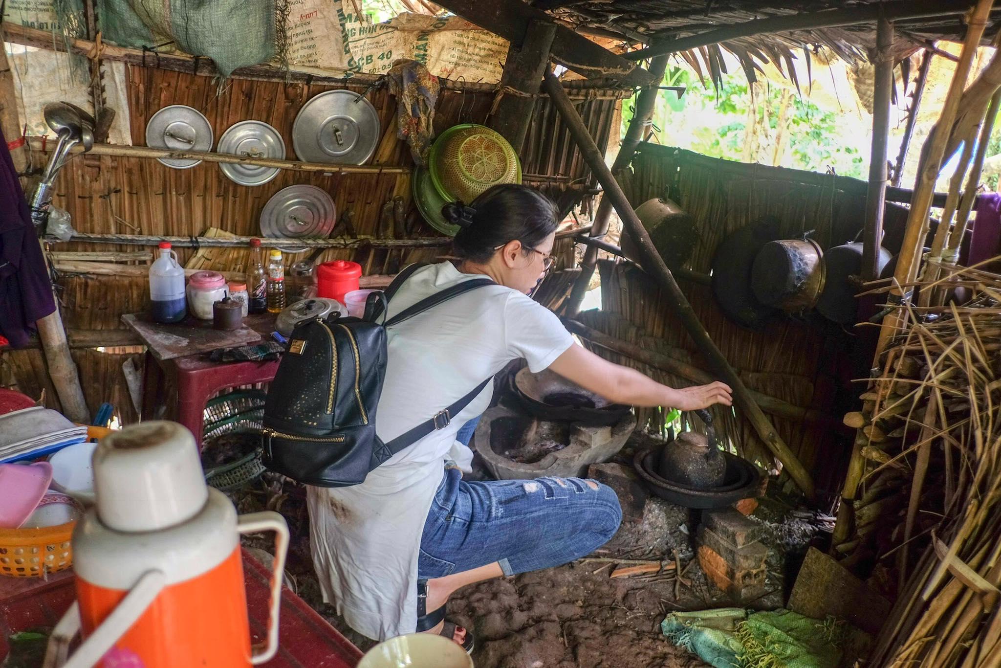 Bị chê ăn mặc lố lăng khi đi làm từ thiện, Trang Trần đáp trả: Tôi không phải hoa hậu lụa là gấm vóc-2