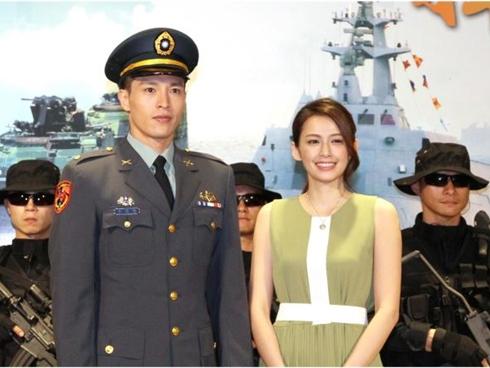 Ngắm chàng đại úy đẹp hút hồn trong Hậu duệ mặt trời phiên bản Pakistan-8