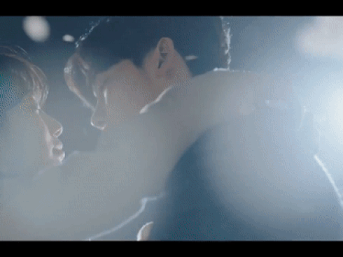 Lee Jong Suk và Suzy khiến fan phấn khích với loạt ảnh mới đẹp đến nao lòng-10