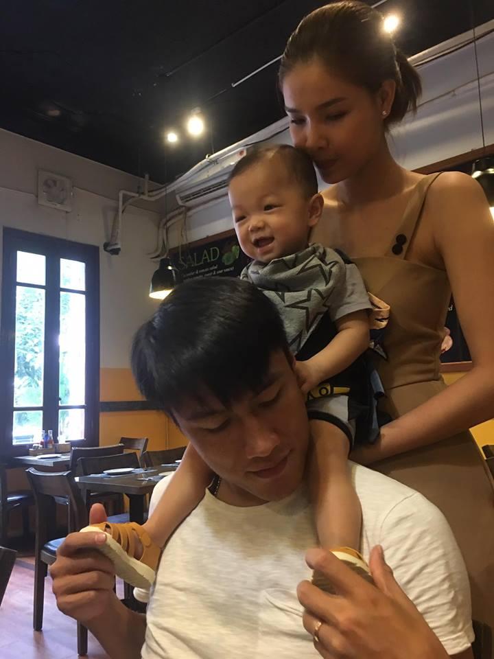 Tin sao Việt 7/9: Mạc Hồng Quân an nhiên bên vợ con sau thời gian lên tuyển-1