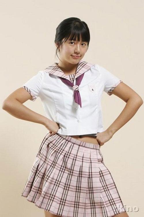 30, 40 tuổi sao Hàn vẫn cạnh tranh độ trẻ khi liên tục mặc đồng phục tới trường-11
