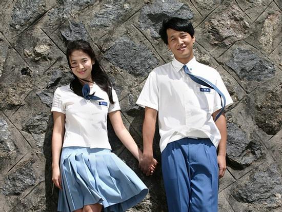 30, 40 tuổi sao Hàn vẫn cạnh tranh độ trẻ khi liên tục mặc đồng phục tới trường