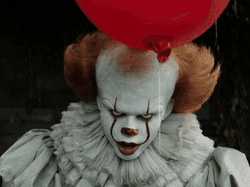 Vẻ điển trai của diễn viên thủ vai chú hề trong It-14