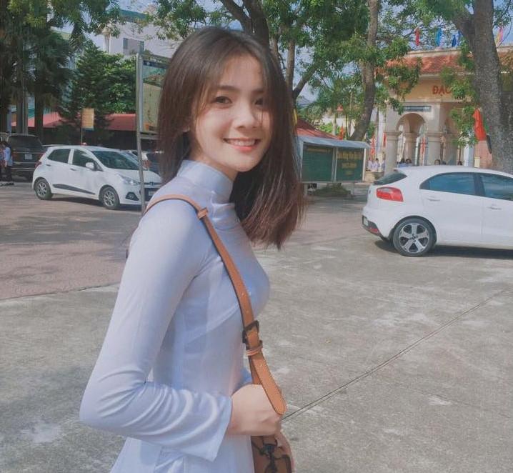 Những thiếu nữ Việt gây thương nhớ vì quá xinh đẹp trong tà áo dài-1