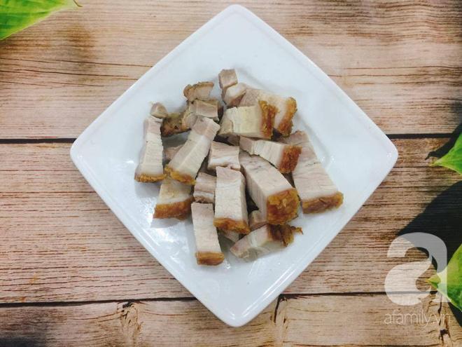 Cơm tối hết trong nháy mắt với thịt quay kho dưa chua siêu ngon-1