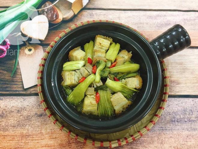 Cơm tối hết trong nháy mắt với thịt quay kho dưa chua siêu ngon-6