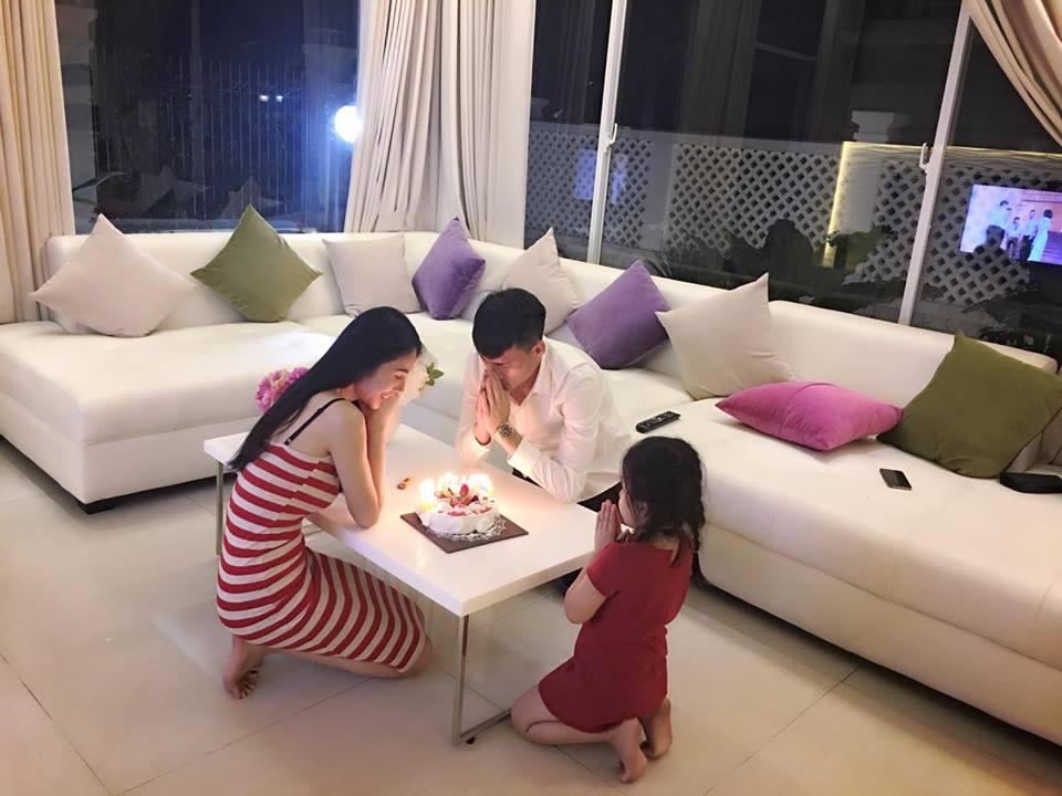 Hạnh phúc đi lên từ sóng gió của vợ chồng ngôi sao Thủy Tiên và Công Vinh-3