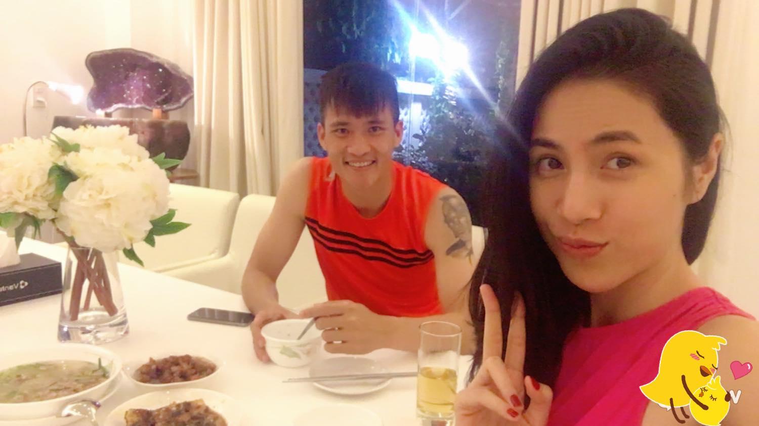 Hạnh phúc đi lên từ sóng gió của vợ chồng ngôi sao Thủy Tiên và Công Vinh-4