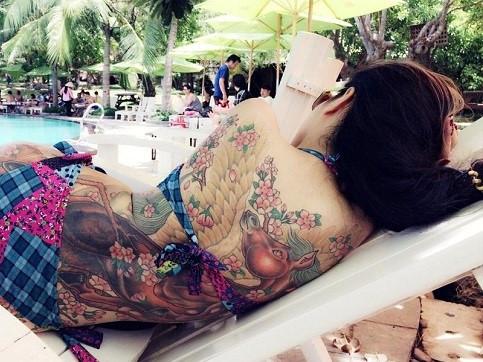 Người trẻ nên hay không để lộ hình xăm chốn công sở?-2