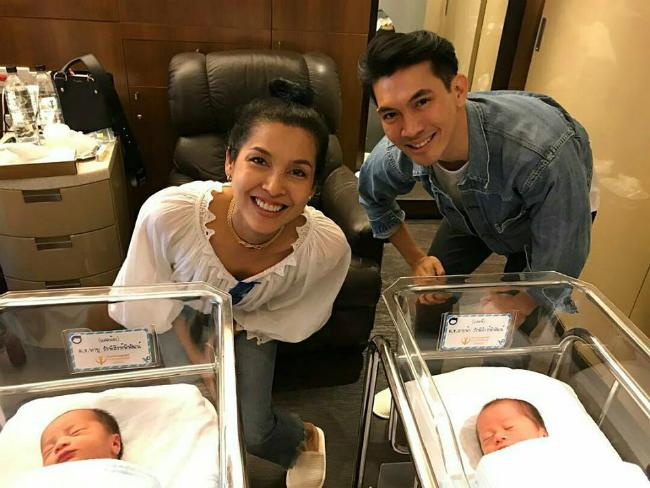 Mỹ nhân đẹp nhất Thái Lan Chompoo Araya khoe cặp song sinh vừa chào đời-9